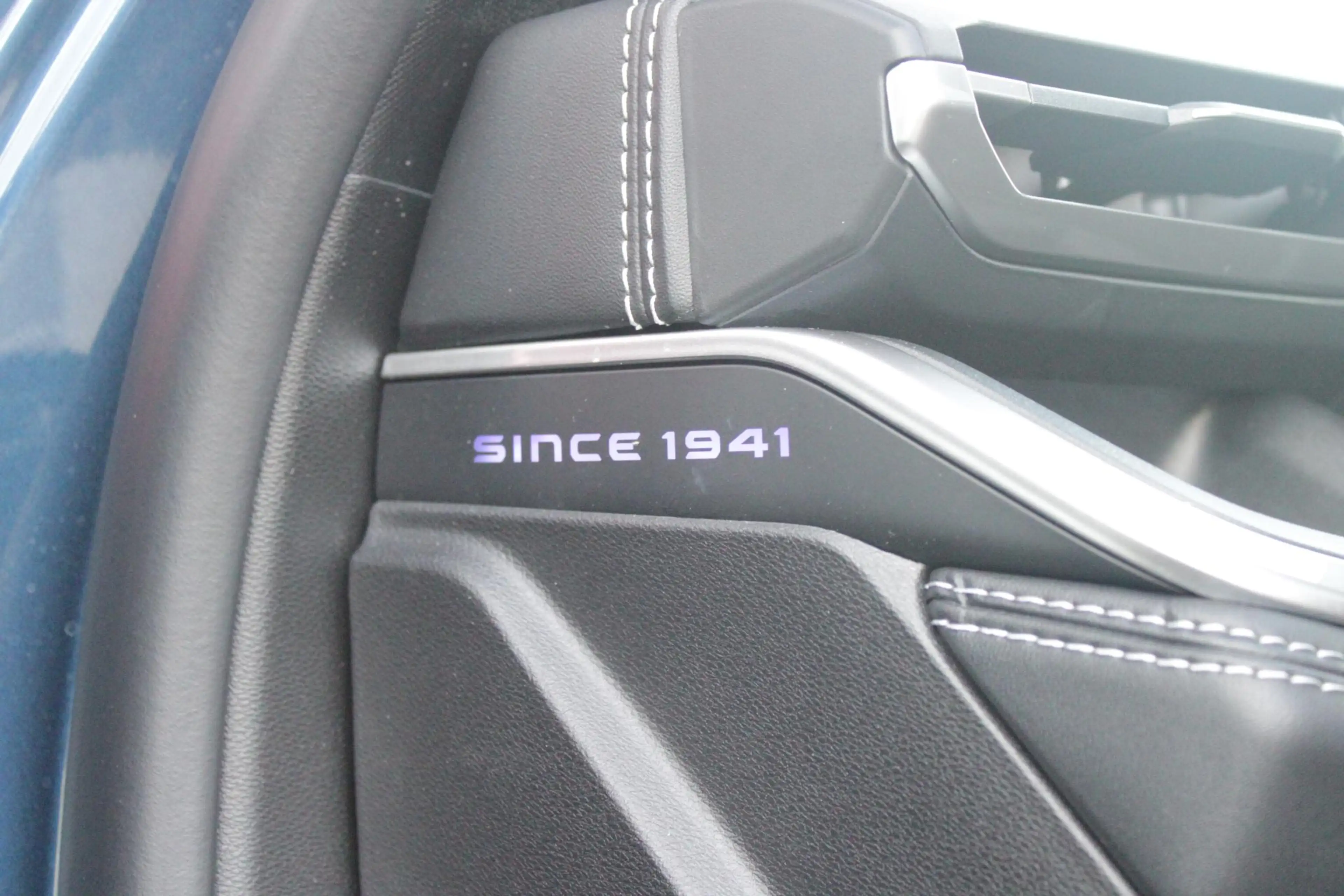 Jeep Compass 1.2 145PK e-Hybrid FIRST EDITION | PANORAMADAK: TW — photo 35