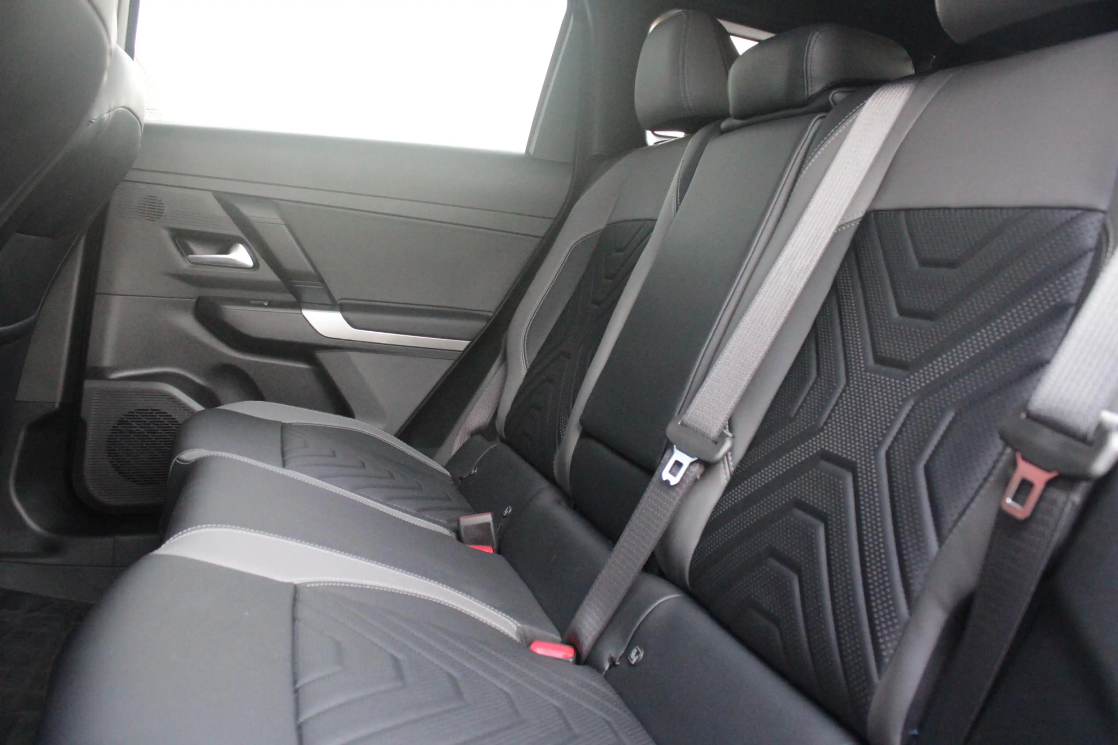 Jeep Compass 1.2 145PK e-Hybrid FIRST EDITION | PANORAMADAK: TW — photo 8