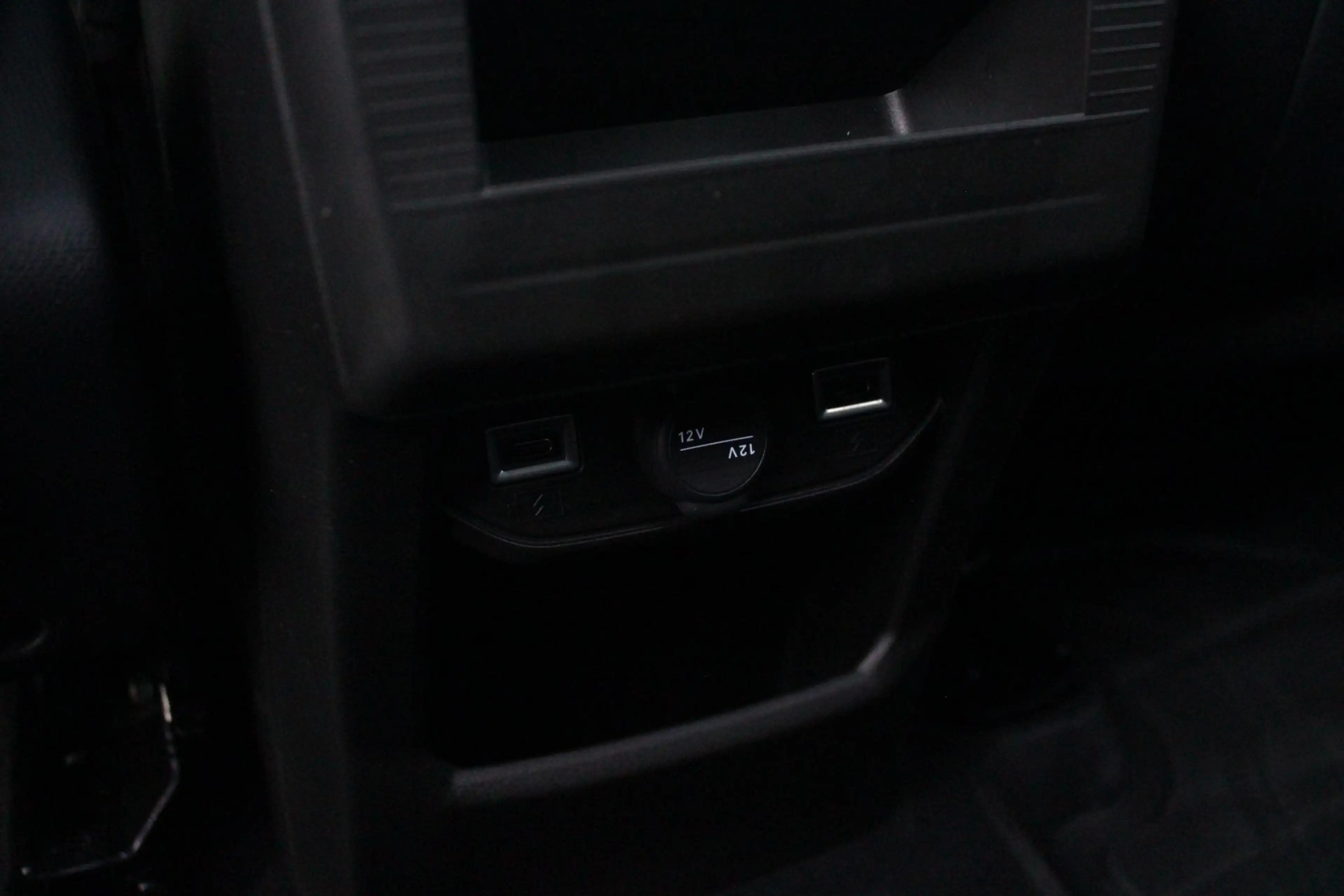 Jeep Compass 1.2 145PK e-Hybrid FIRST EDITION | PANORAMADAK: TW — photo 38