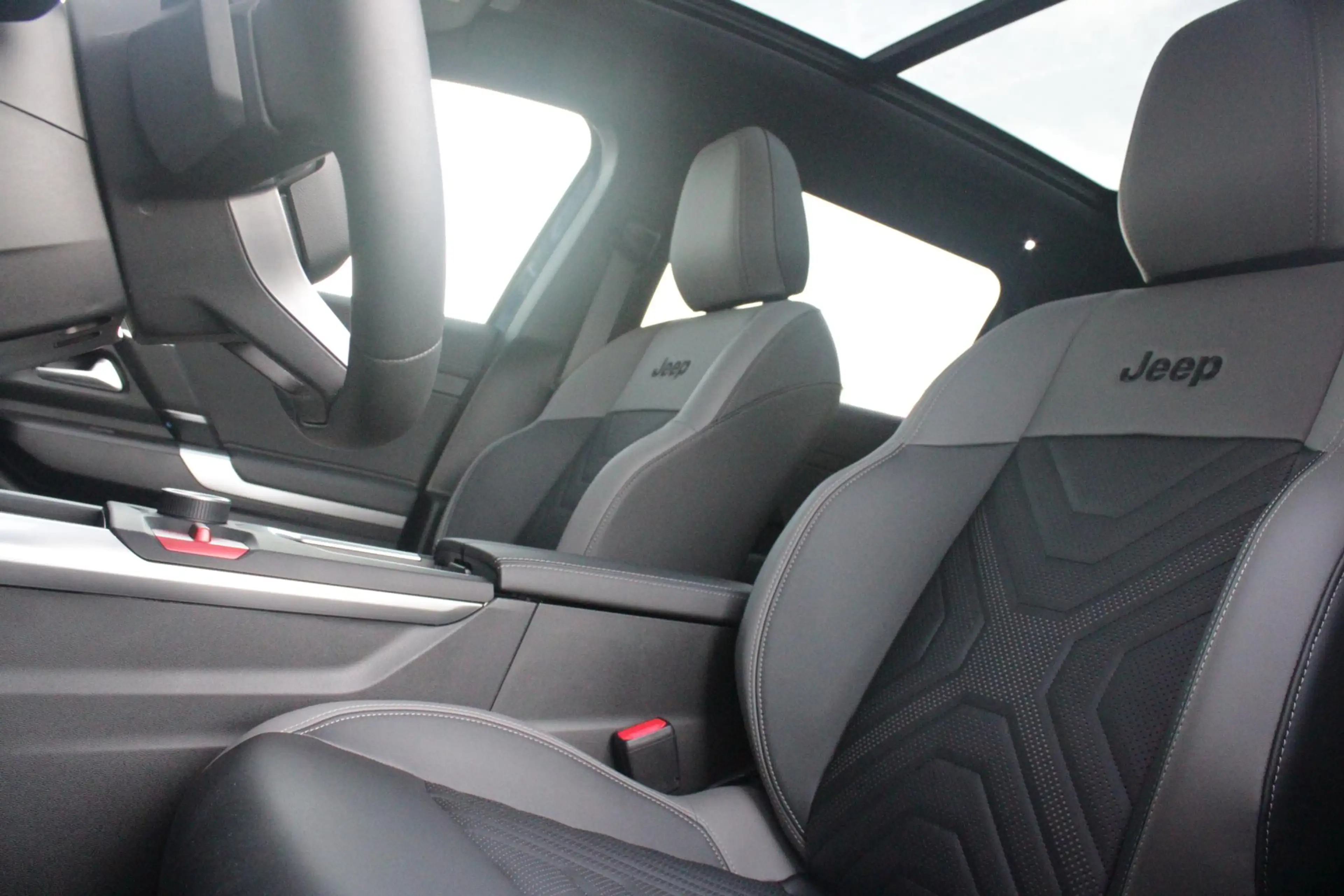 Jeep Compass 1.2 145PK e-Hybrid FIRST EDITION | PANORAMADAK: TW — photo 2