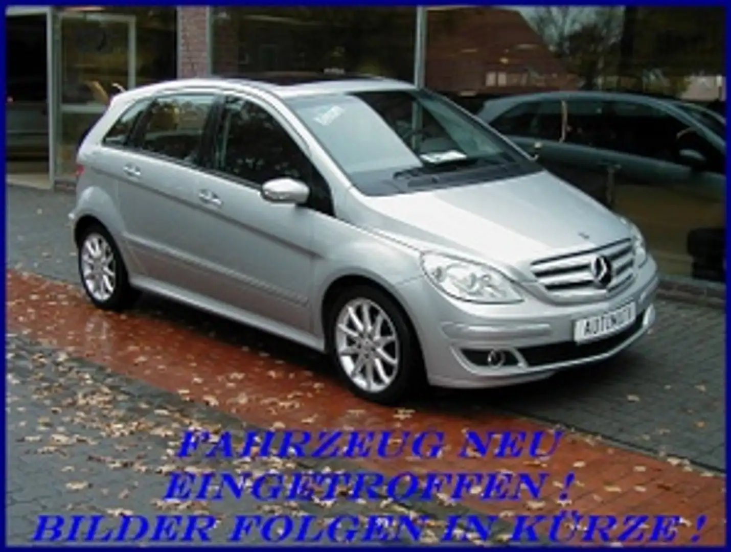 Mercedes-Benz E 250 T CDI 4M AVANTG AHK STH ALU PDC SD NAV LED Grau - 1