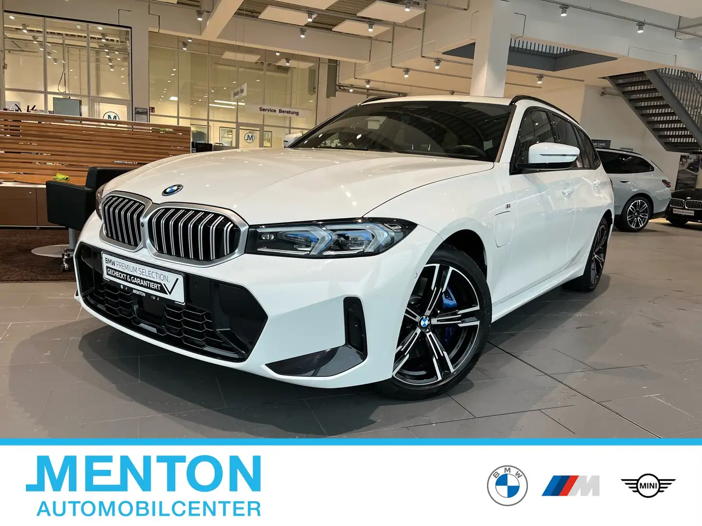 BMW 330 e M Sportpaket/AHK/Panorama/Harman/ad.LED Weiß - 1