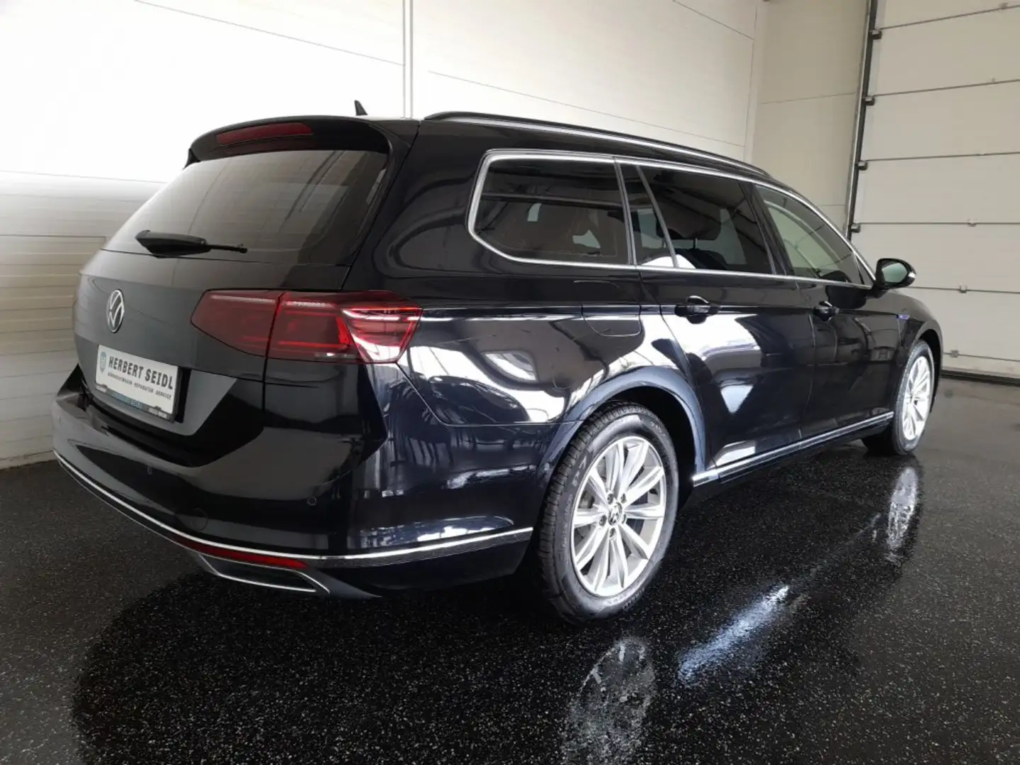 Volkswagen Passat Variant GTE PHEV DSG *MATRIX-LED / VIRTUELL PRO / NAVI / 17 ZOLL / AHV & KAMERA / ACC / SPORT MASSAGESITZ* Schwarz - 2
