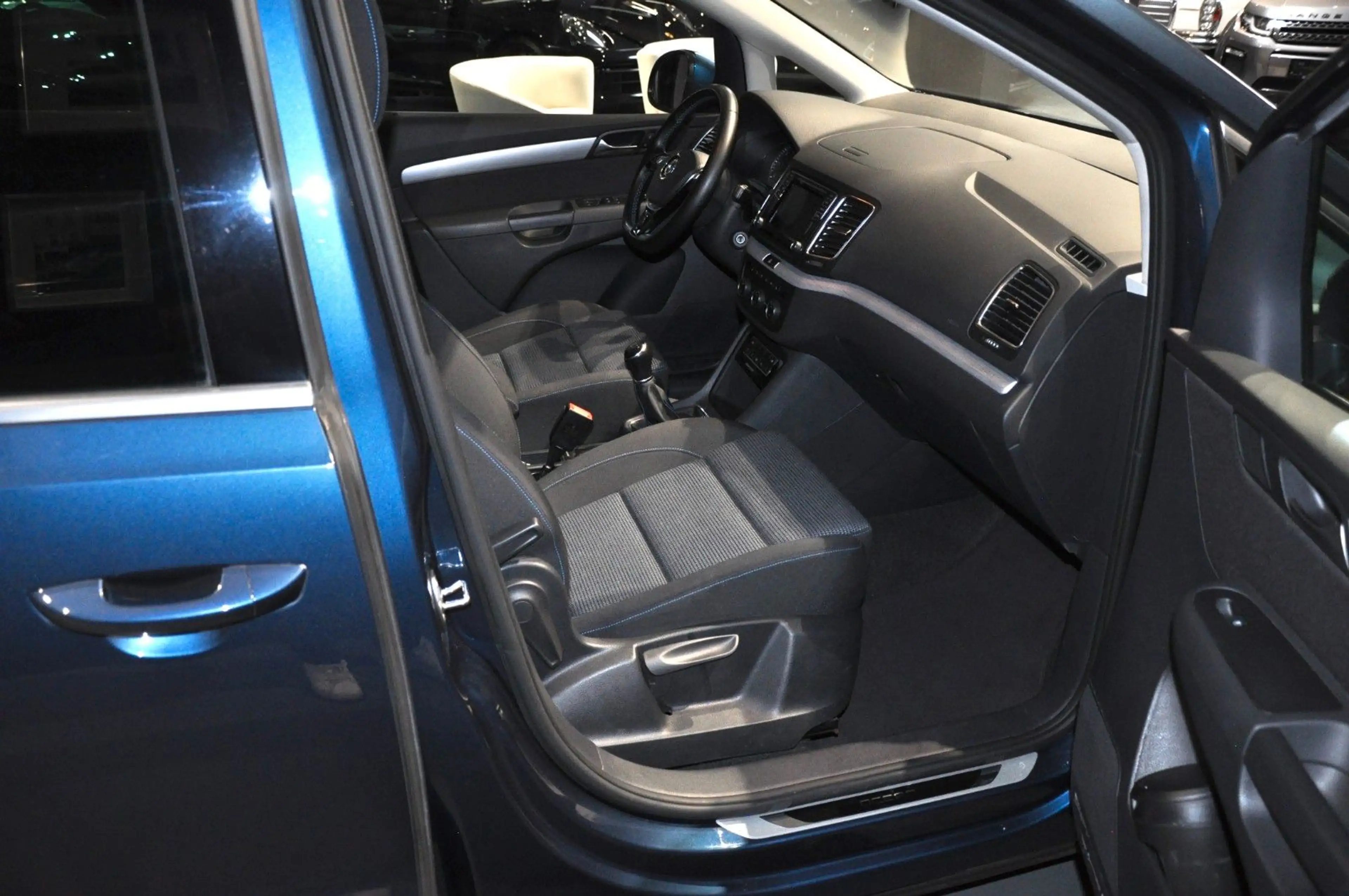 Volkswagen Sharan Ocean / 7 Sitzer / — photo 12