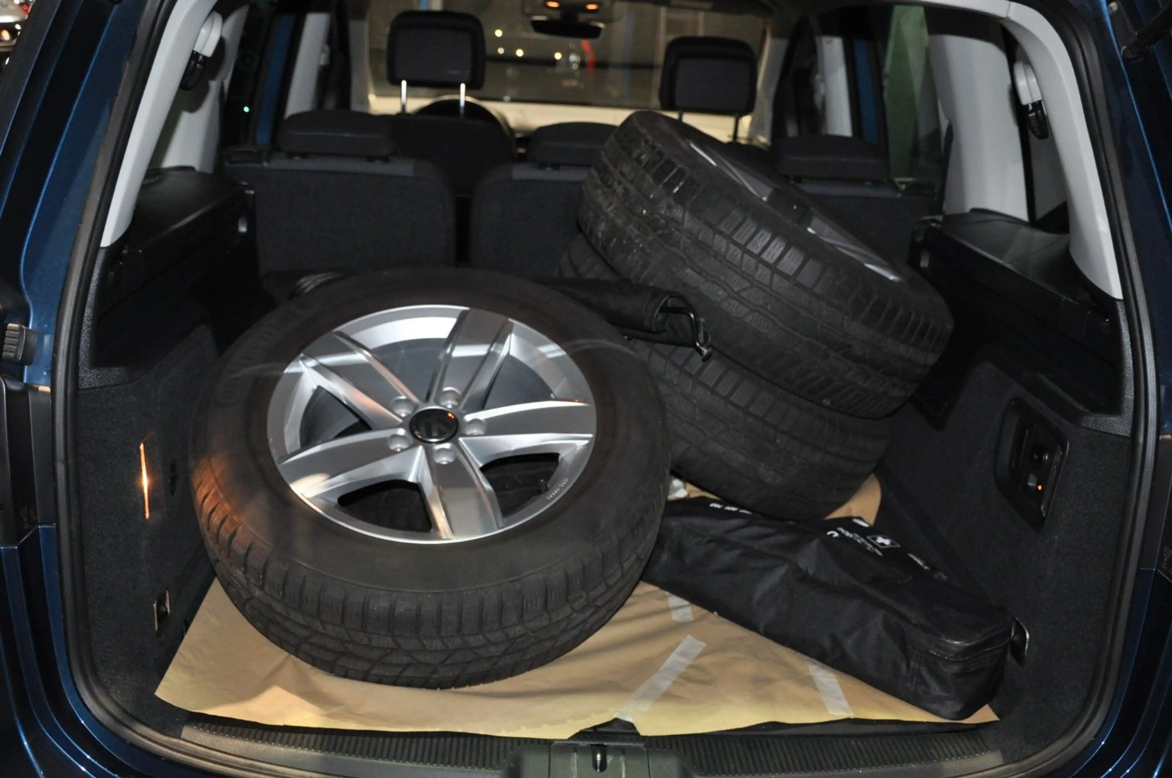Volkswagen Sharan Ocean / 7 Sitzer / — photo 13