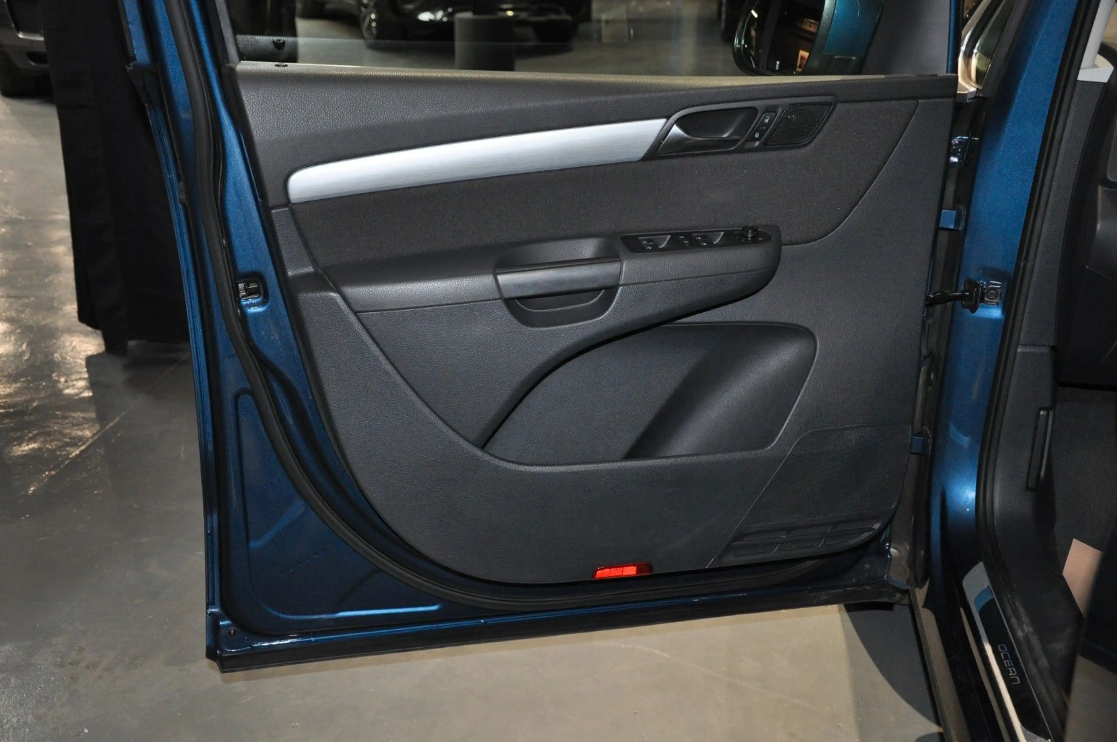 Volkswagen Sharan Ocean / 7 Sitzer / — photo 8