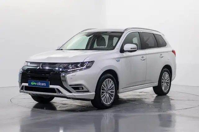 Mitsubishi Outlander PHEV Kaiteki 4WD