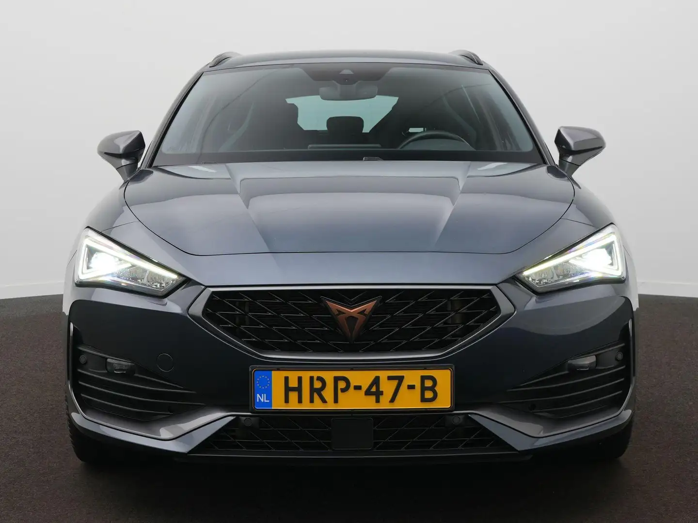 CUPRA Leon Sportstourer 1.4 e-Hybrid VZ Business / Elek. Trek Grijs - 2