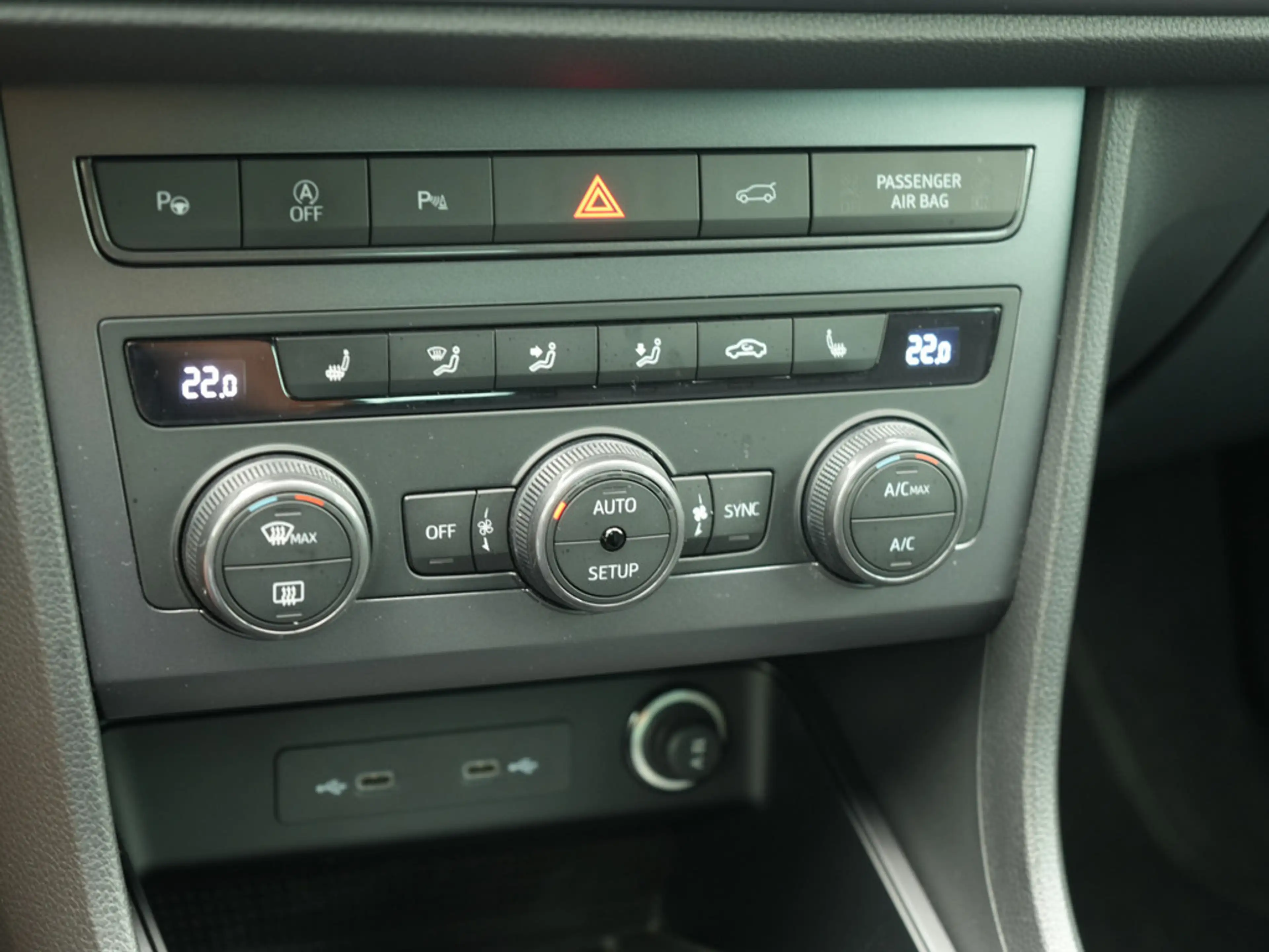 CUPRA Ateca DSG VIRT AHK ACC KAM NAVI SHZ PDC LED — photo 14