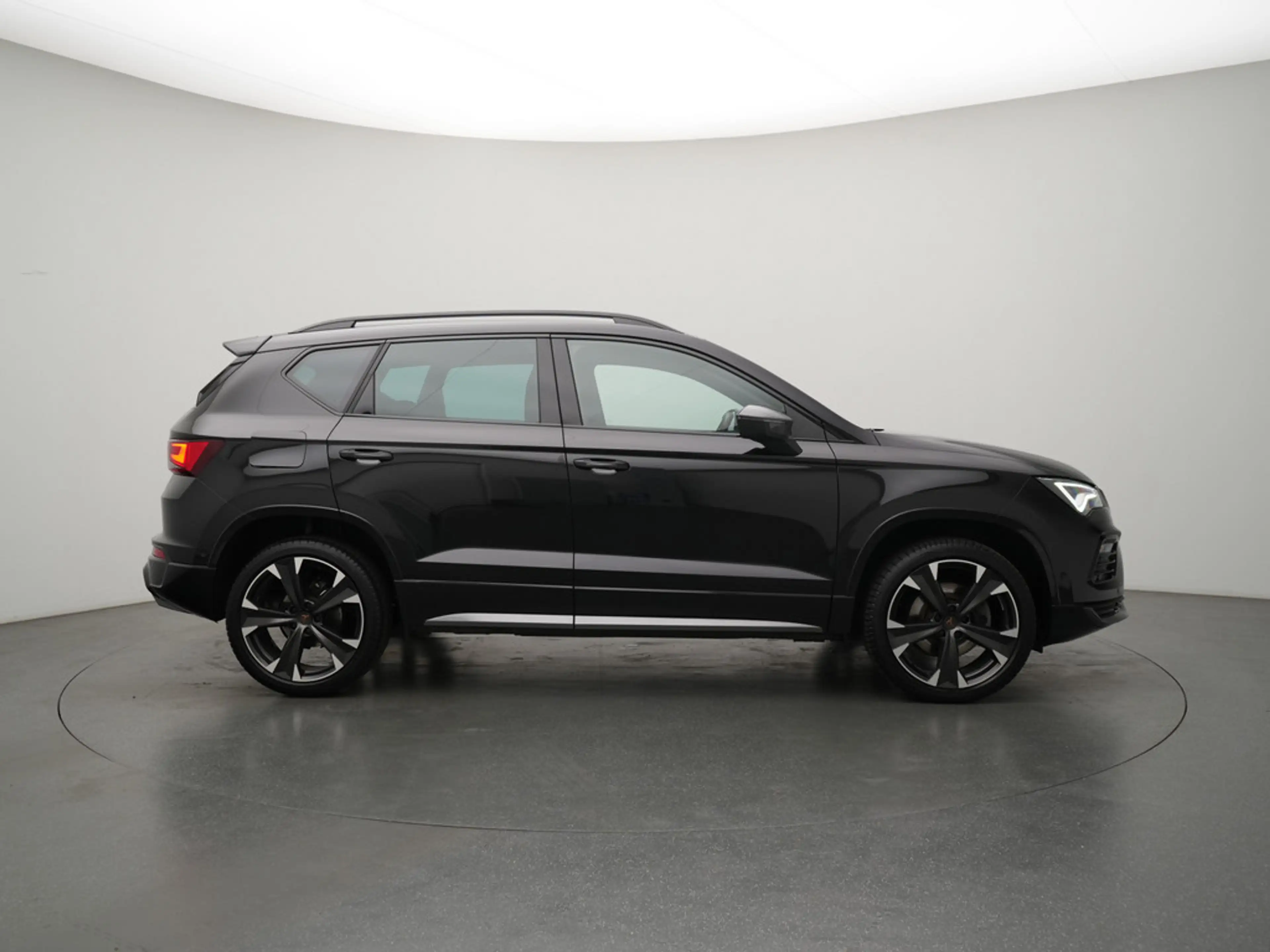 CUPRA Ateca DSG VIRT AHK ACC KAM NAVI SHZ PDC LED — photo 3