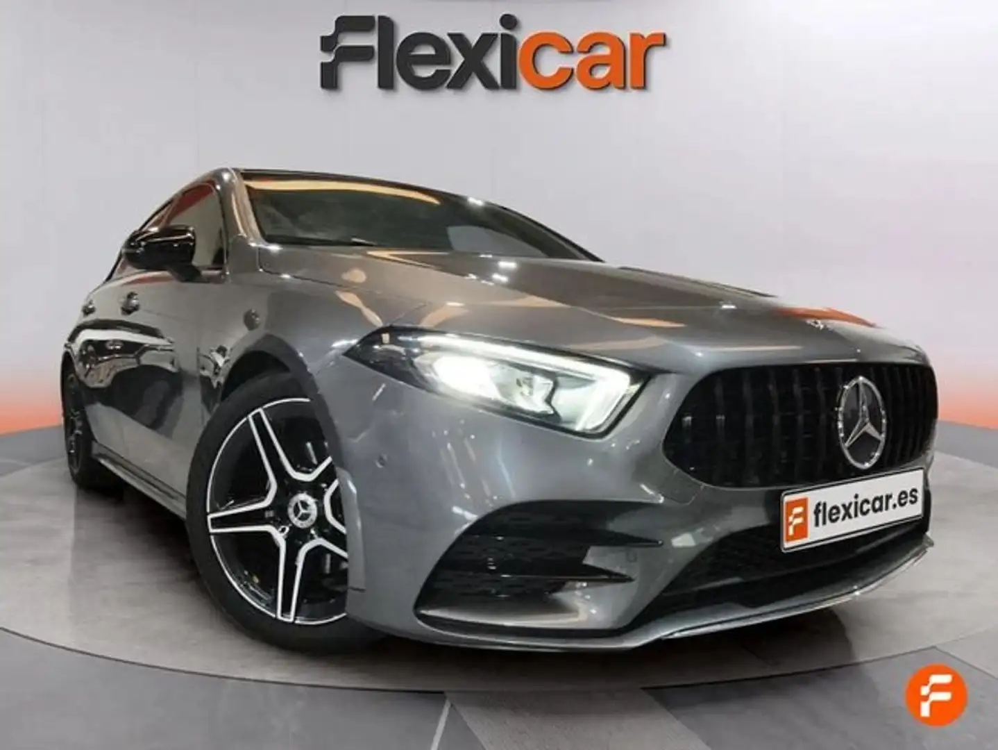 Mercedes-Benz A 180 180d Sedán 7G-DCT Gris - 2