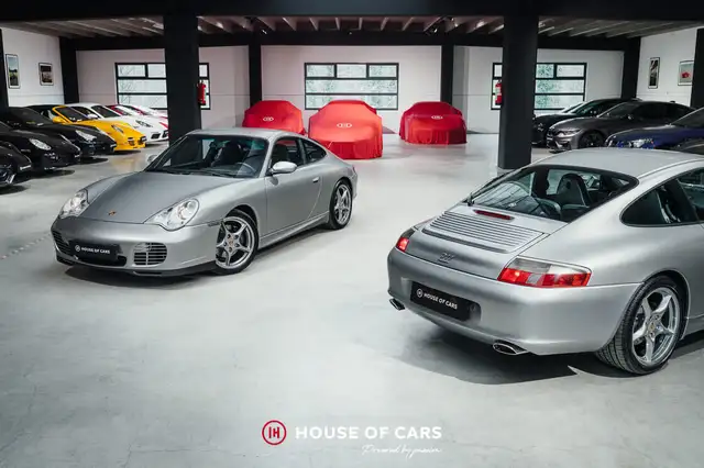 Porsche 996 .2 Carrera Coupe « 40 Jahre » 2004 – 1st paint