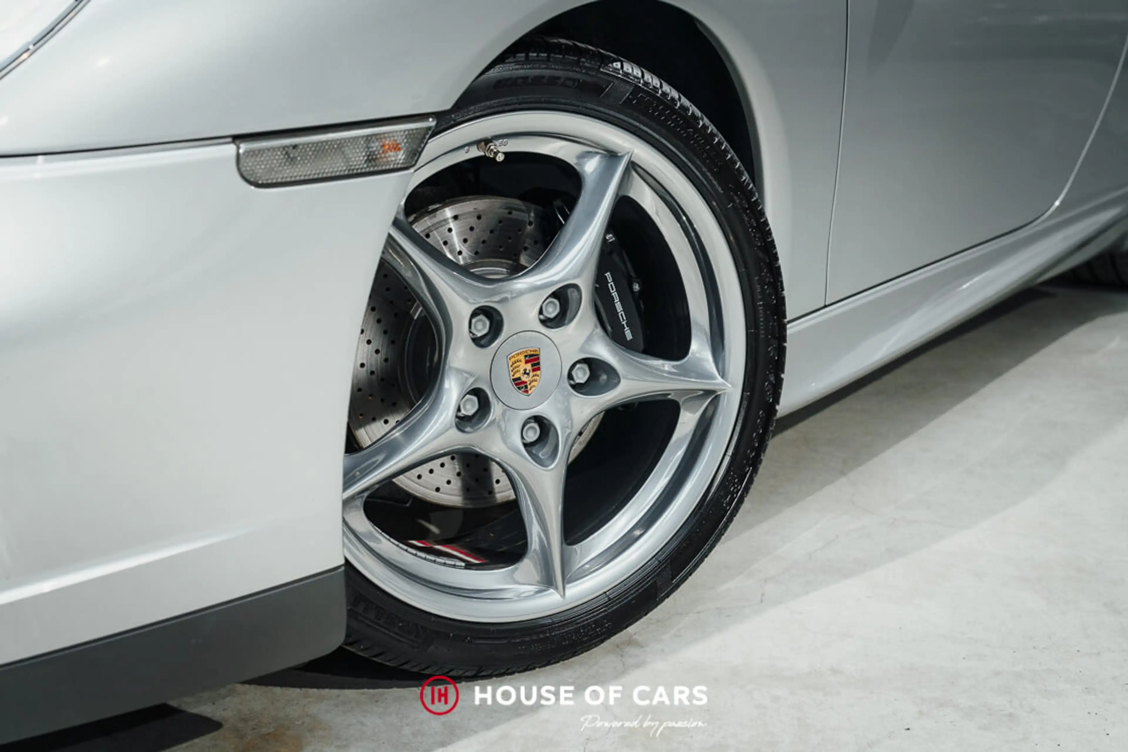 Porsche 996 .2 Carrera Coupe « 40 Jahre » 2004 – 1st paint — photo 11