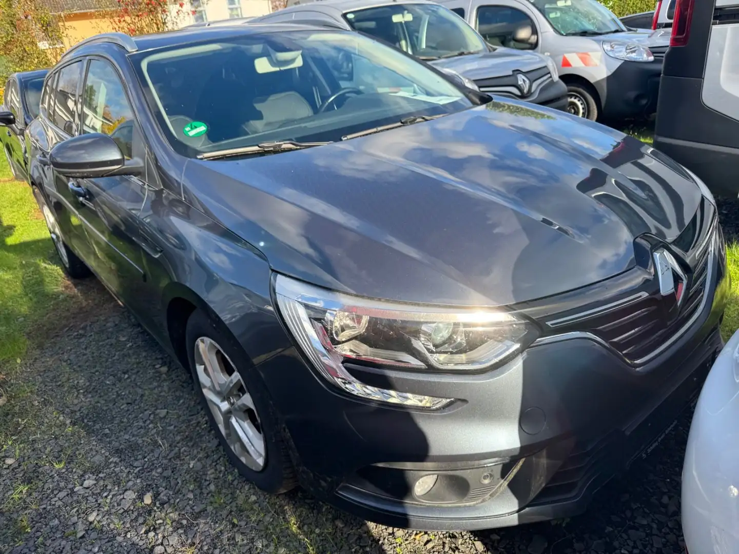Renault Megane IV Grandtour 131PS+96KW+1Hand+Scheckheft Grau - 1