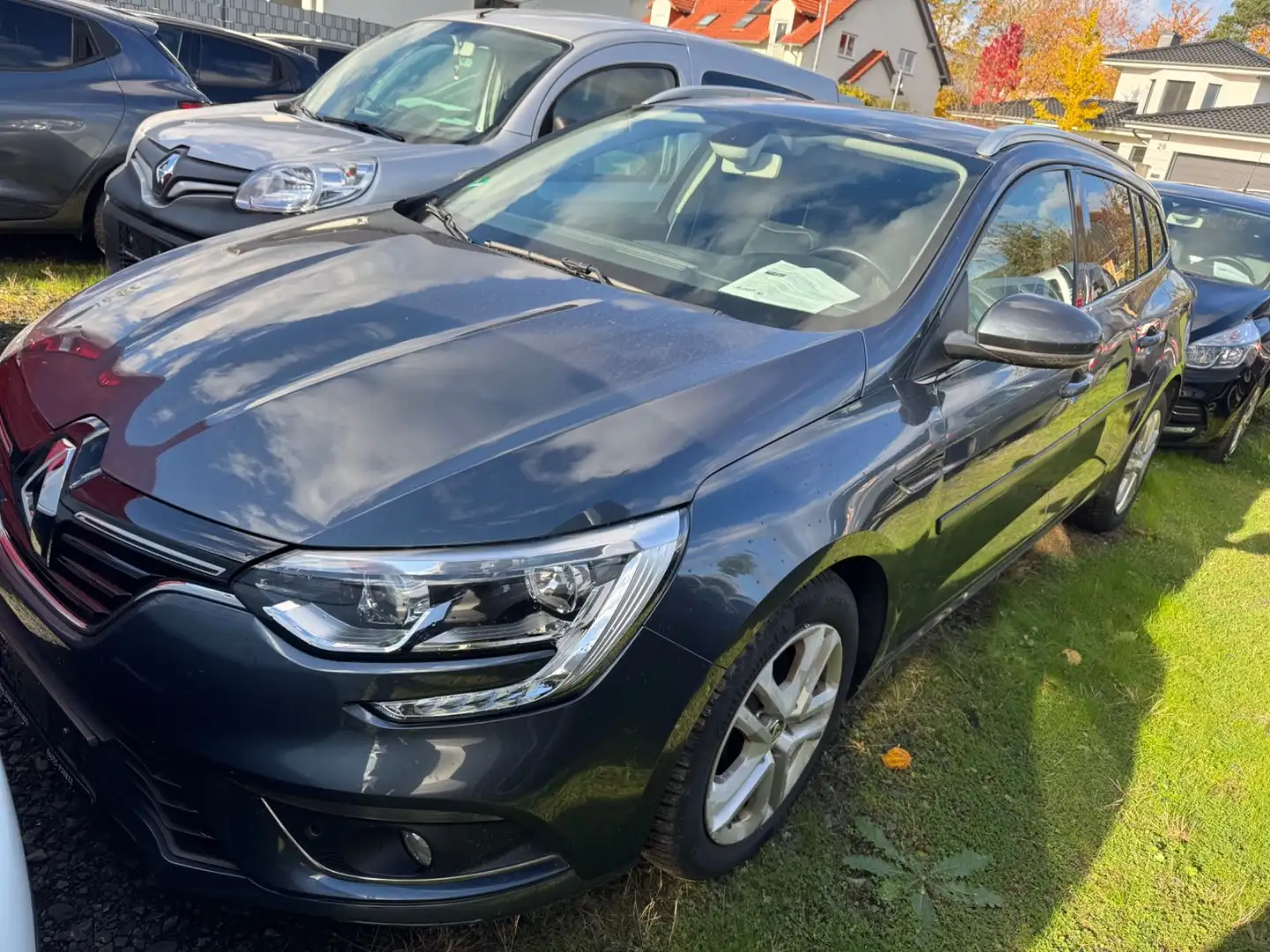 Renault Megane IV Grandtour 131PS+96KW+1Hand+Scheckheft Grau - 2