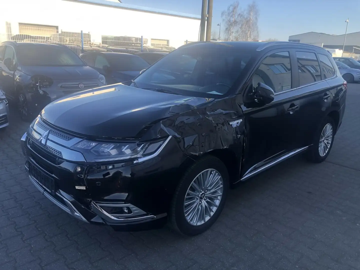 Mitsubishi Outlander PHEV Intro Edition 4WD 2.4 Hybrid B/E Schwarz - 1