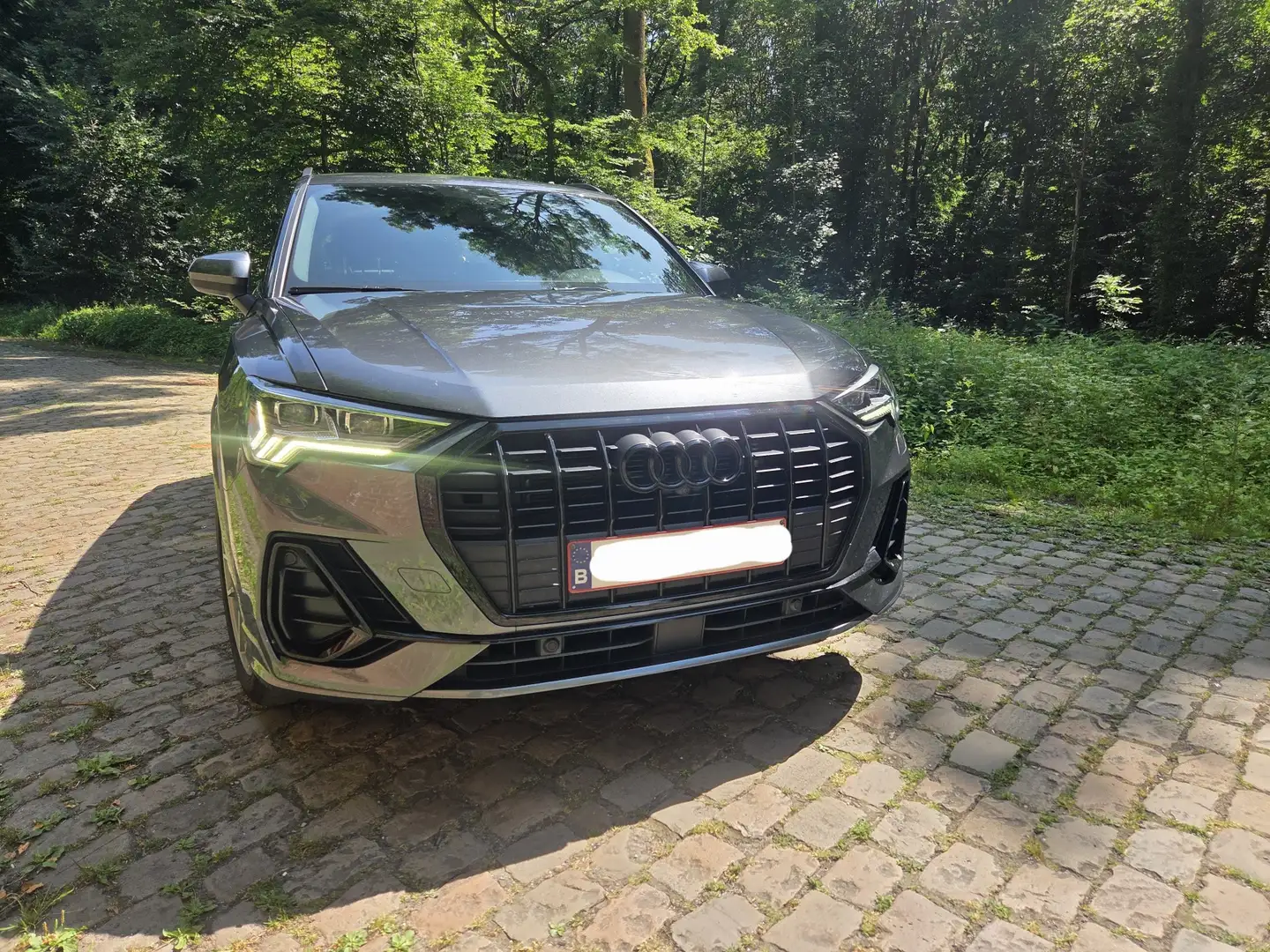Audi Q3 35 TDi Business Edition Attraction S tronic Gris - 2