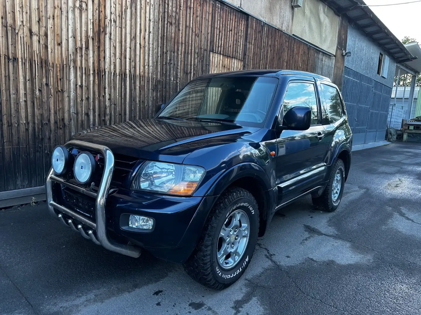 Mitsubishi Pajero 3,2 DI-D GLS,Hochdach,AHK,Automatik,Klima Blau - 2