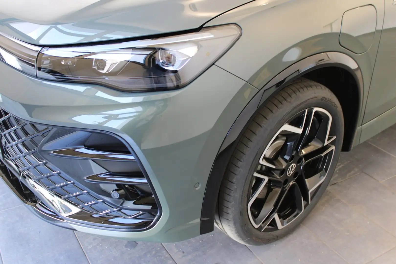 Volkswagen Tiguan Sport eHybrid DSG 150 kW Grün - 2