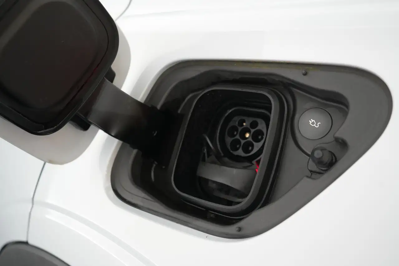Polestar 2 69 kWh Single Motor Standard Range Pilot Plus LED, миниатюра 24