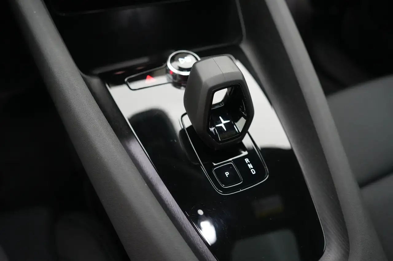 Polestar 2 69 kWh Single Motor Standard Range Pilot Plus LED, миниатюра 16
