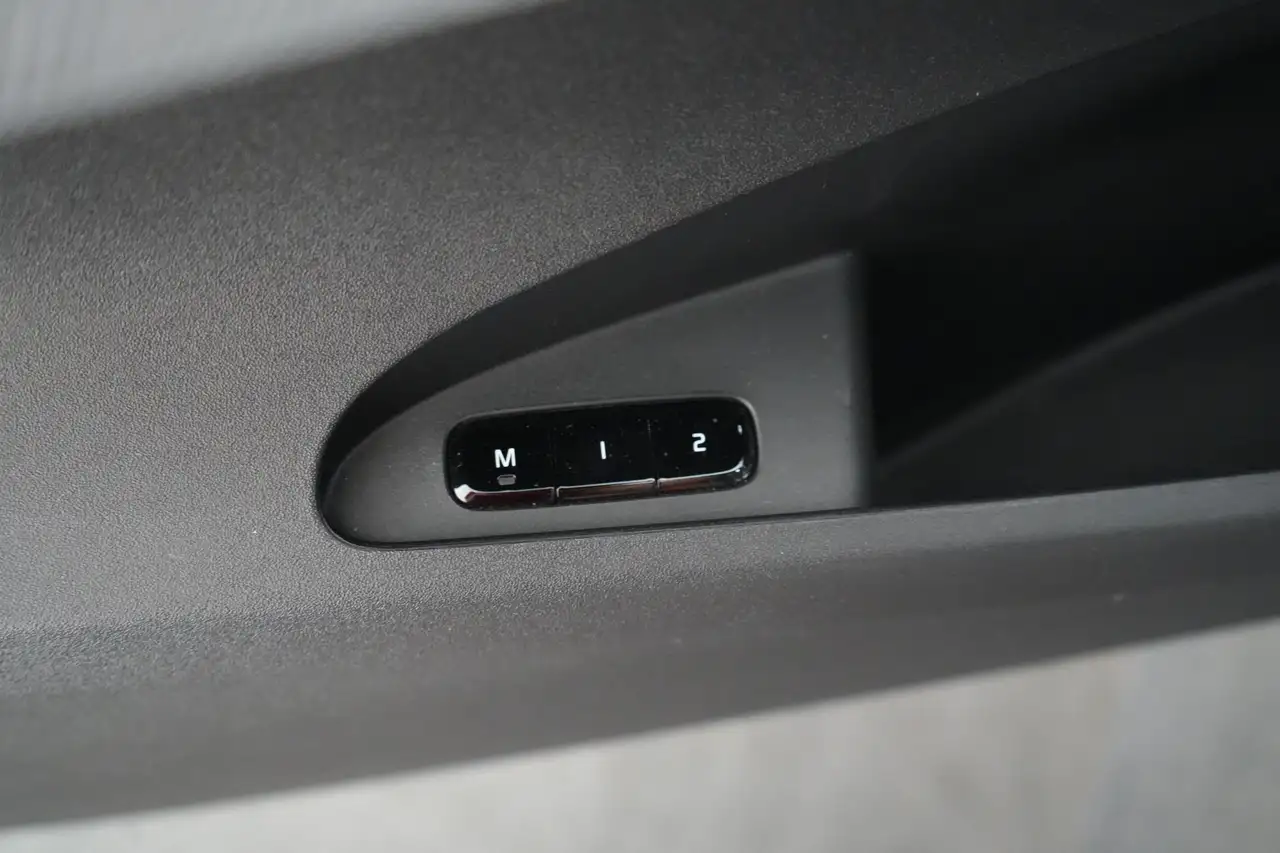 Polestar 2 69 kWh Single Motor Standard Range Pilot Plus LED, миниатюра 25