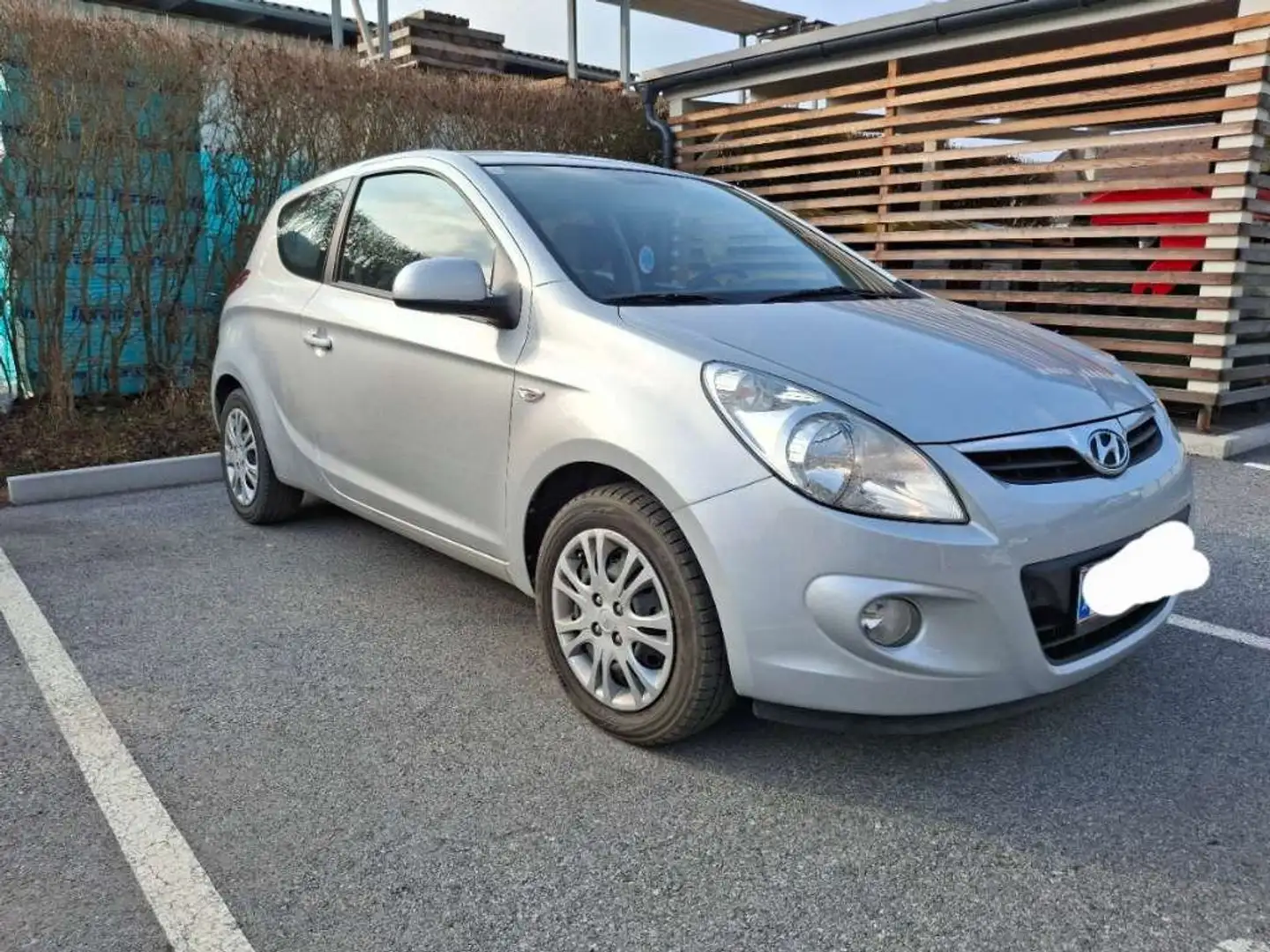 Hyundai i20 i20 1,25 Silber - 2