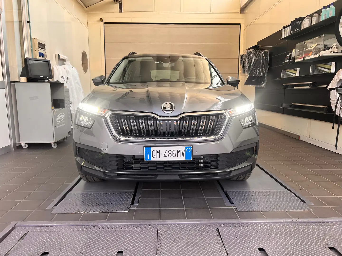 Skoda Kamiq Kamiq 1.0 tsi style 110cv dsg Gris - 2