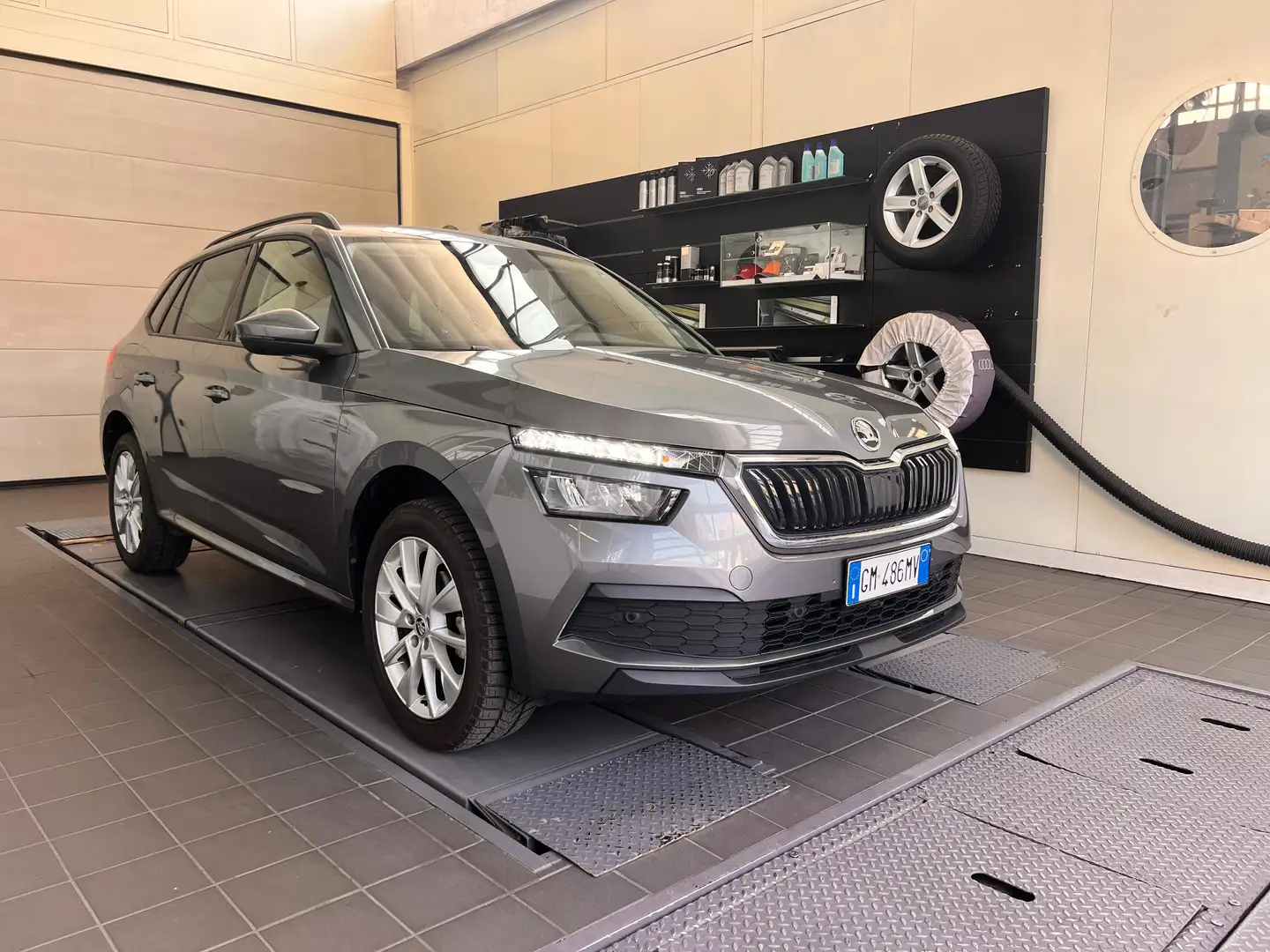Skoda Kamiq Kamiq 1.0 tsi style 110cv dsg Gris - 1