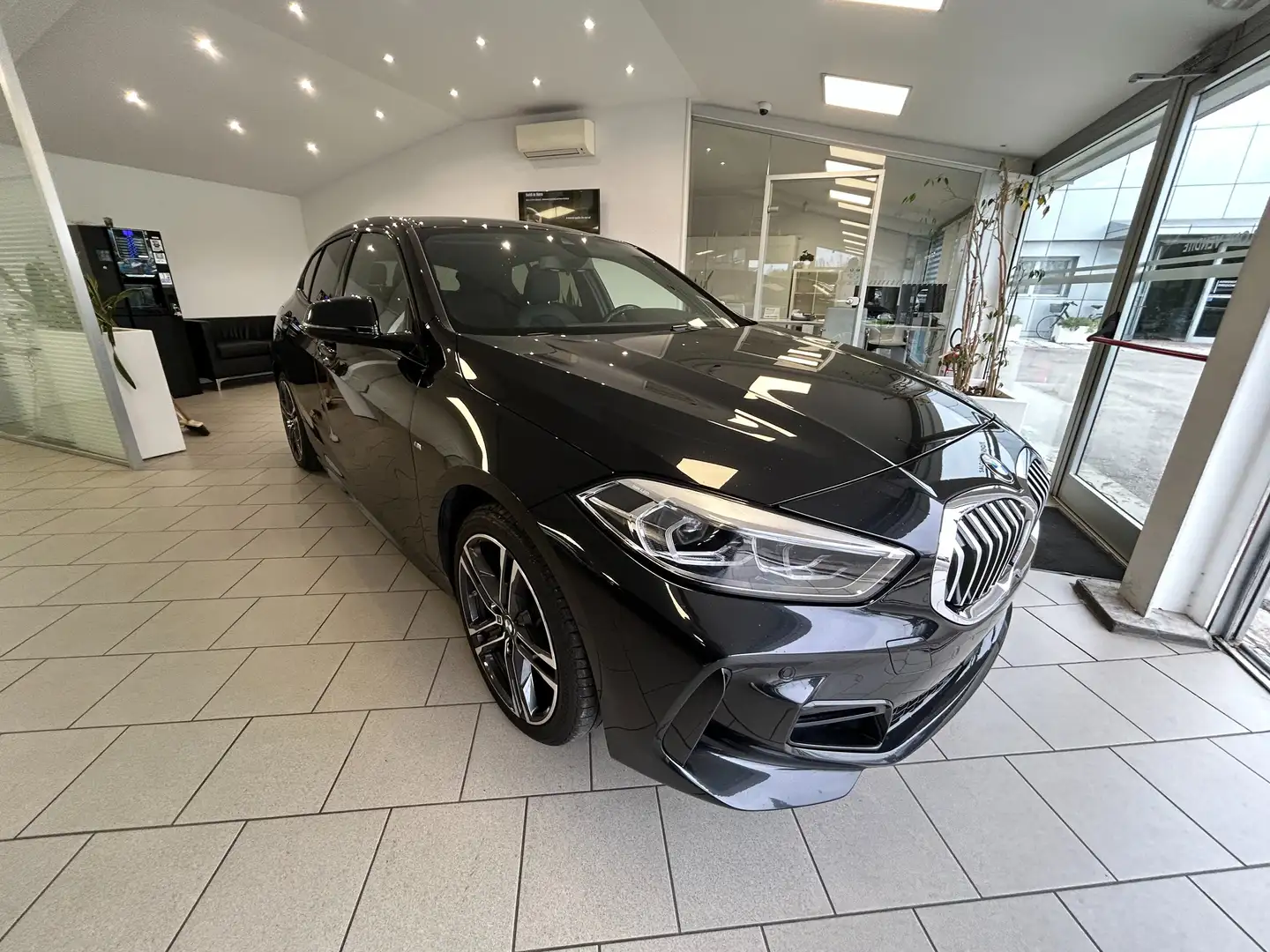 BMW 120 120d xdrive Msport auto Negro - 1