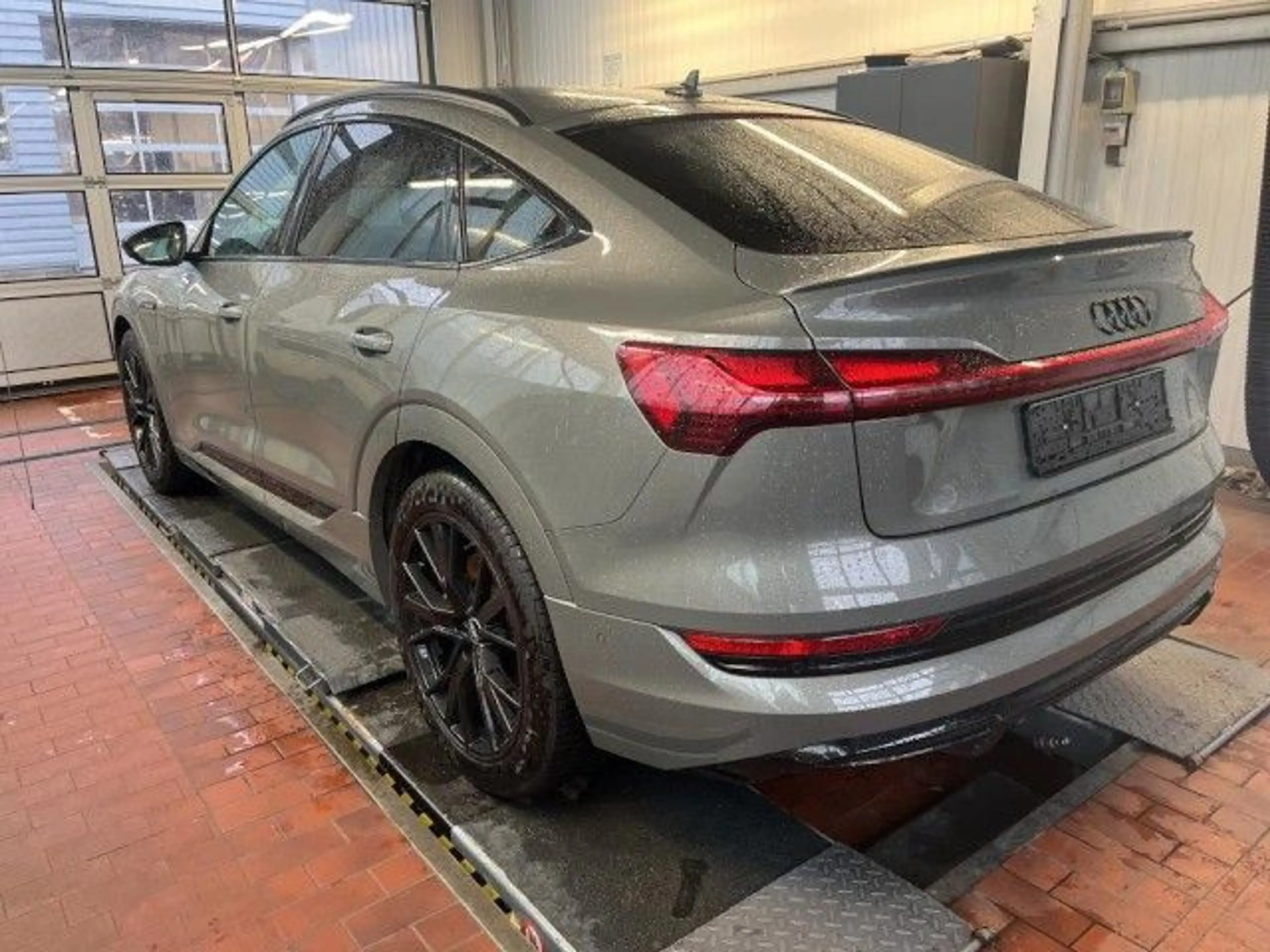 Audi e-tron 55 quattro S line BLACK EDITION — photo 4