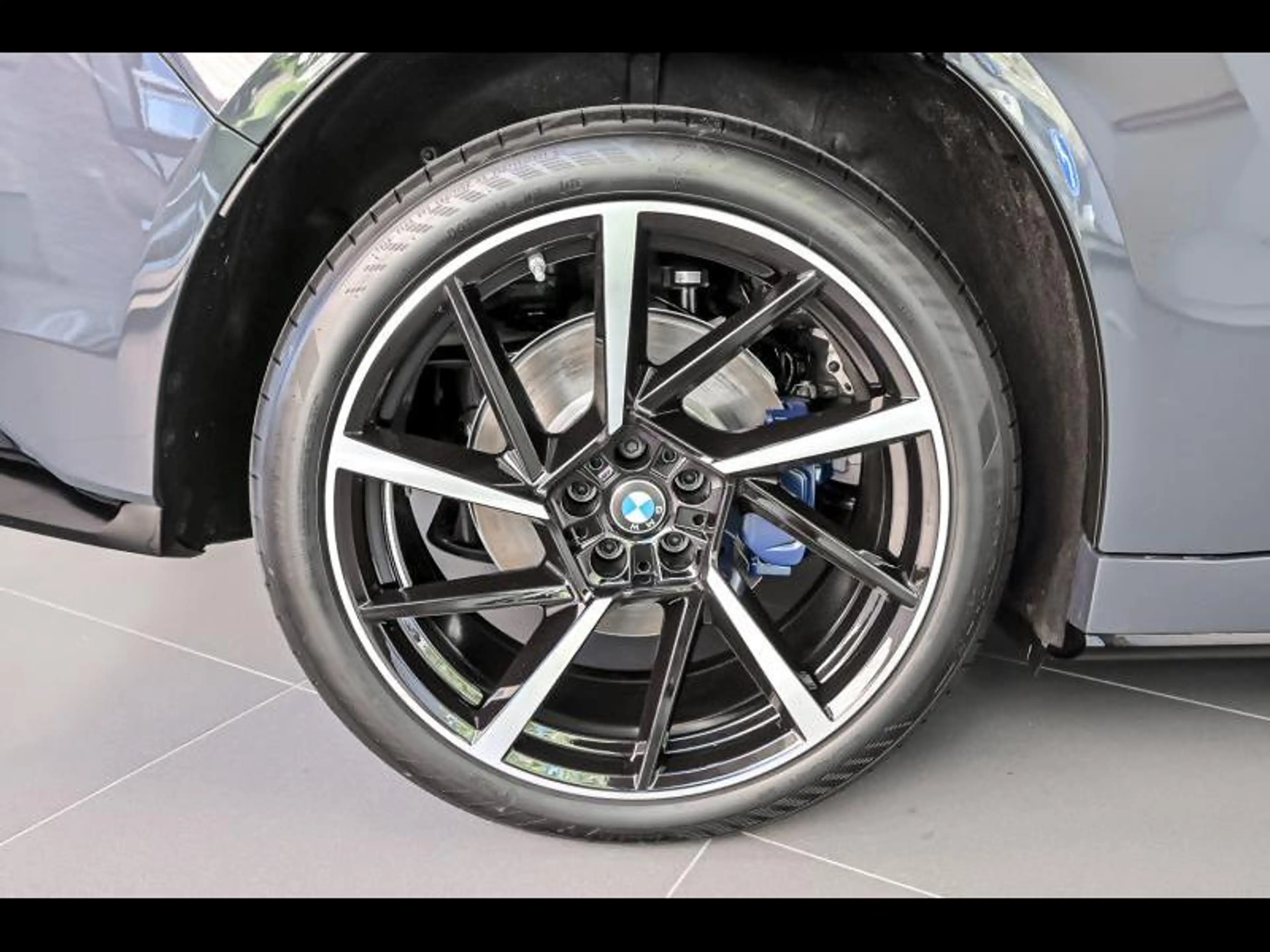 BMW iX3 xDrive50 - Pack Sport M — photo 8