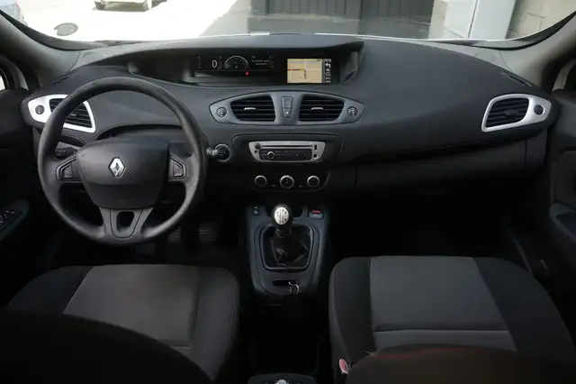 Renault Scenic view 2