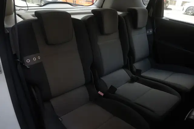 Renault Scenic view 12