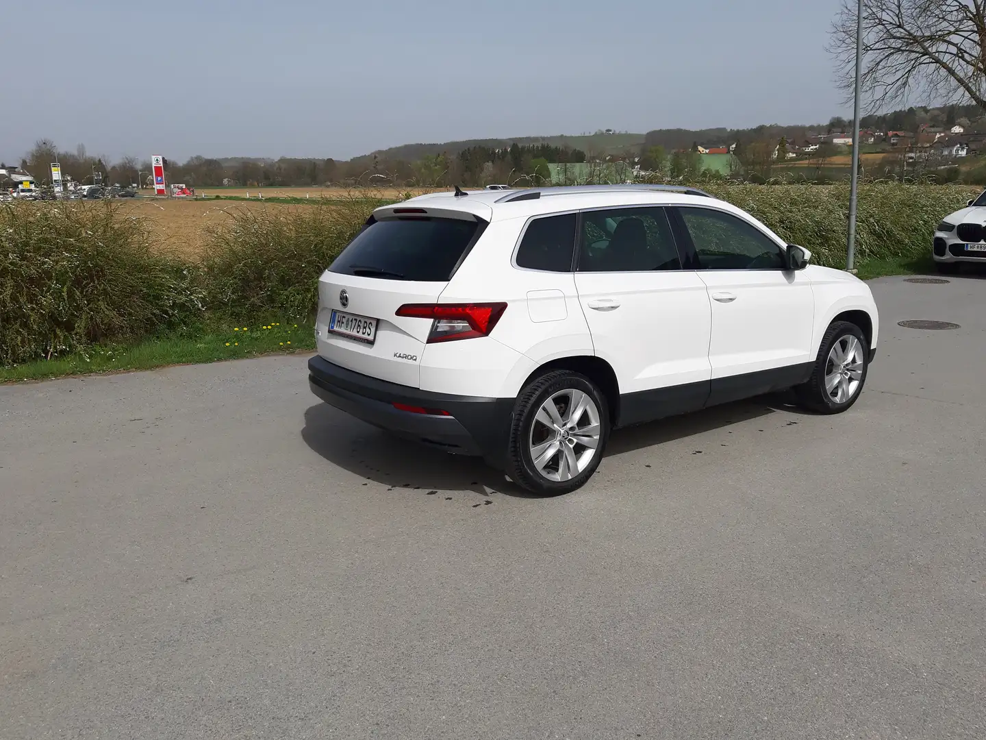 Skoda Karoq 1,0 TSI Ambition Weiß - 2