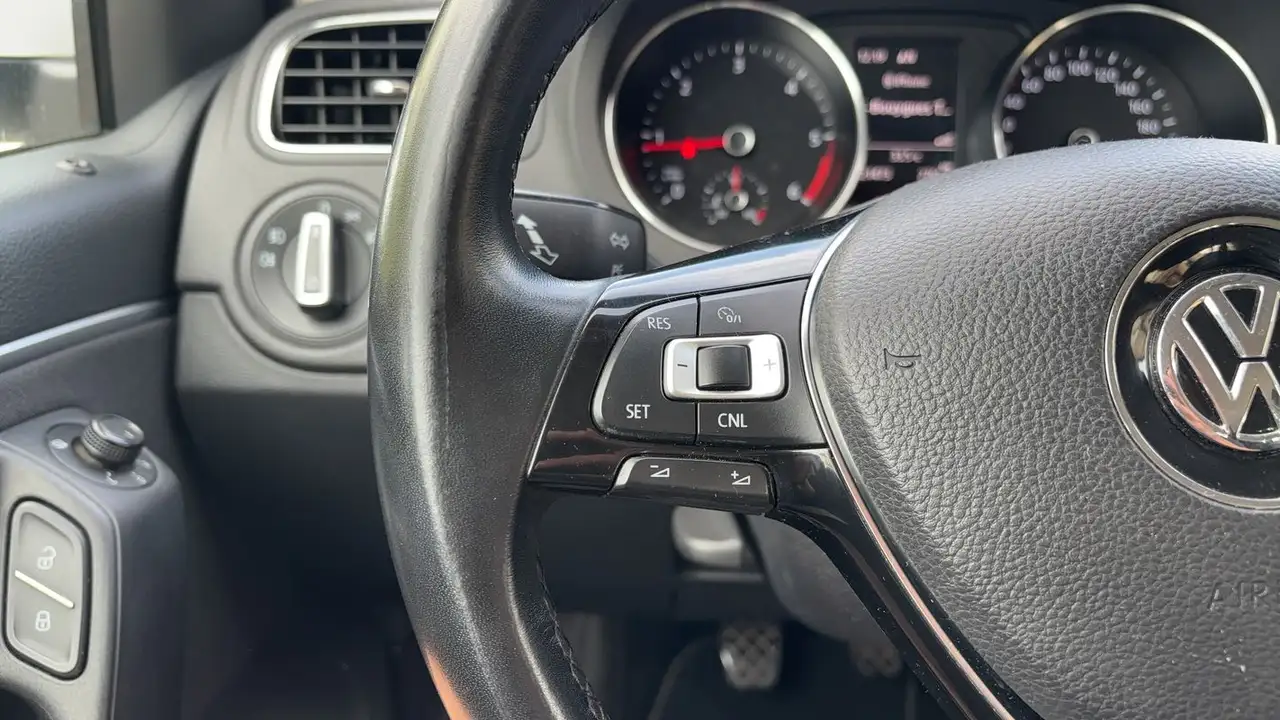 Volkswagen Polo Citadine 5 portes — photo 28