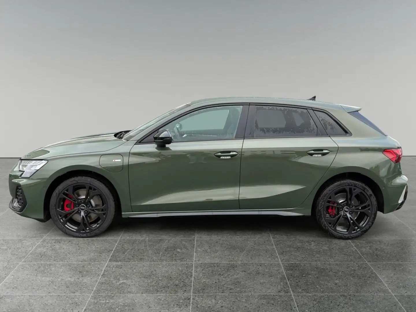 Audi A3 Sportback 45 TFSI e 2x S line Matrix Navi+ ACC Grün - 2
