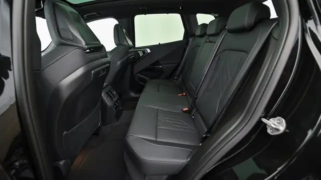 BMW X3 view 6