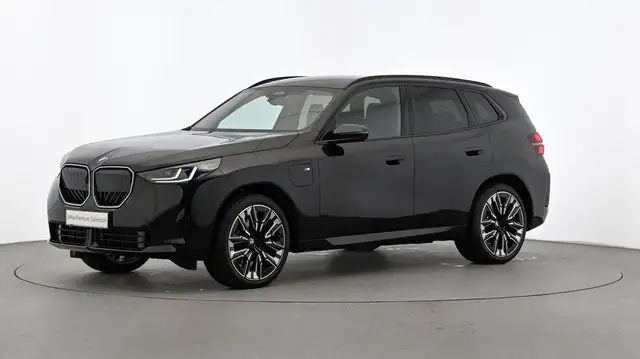 BMW X3 view 3