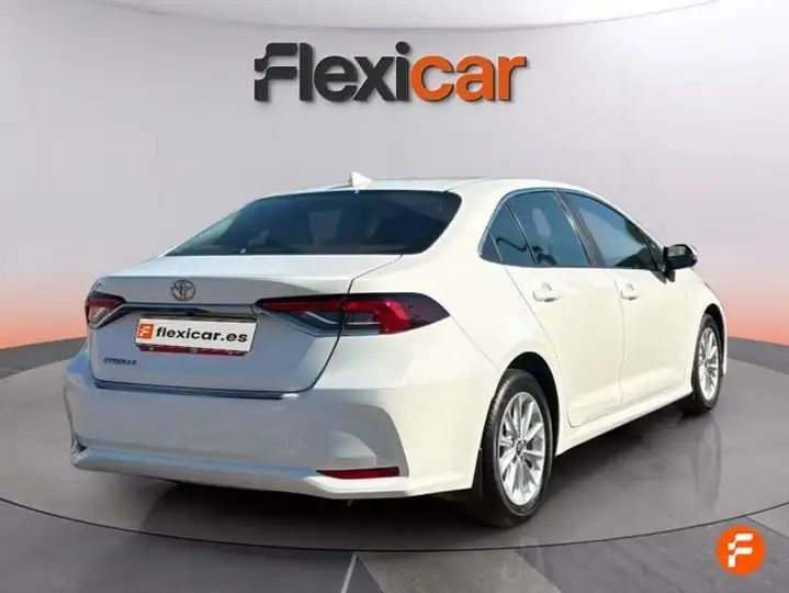 Toyota Auris 2022, foto 8
