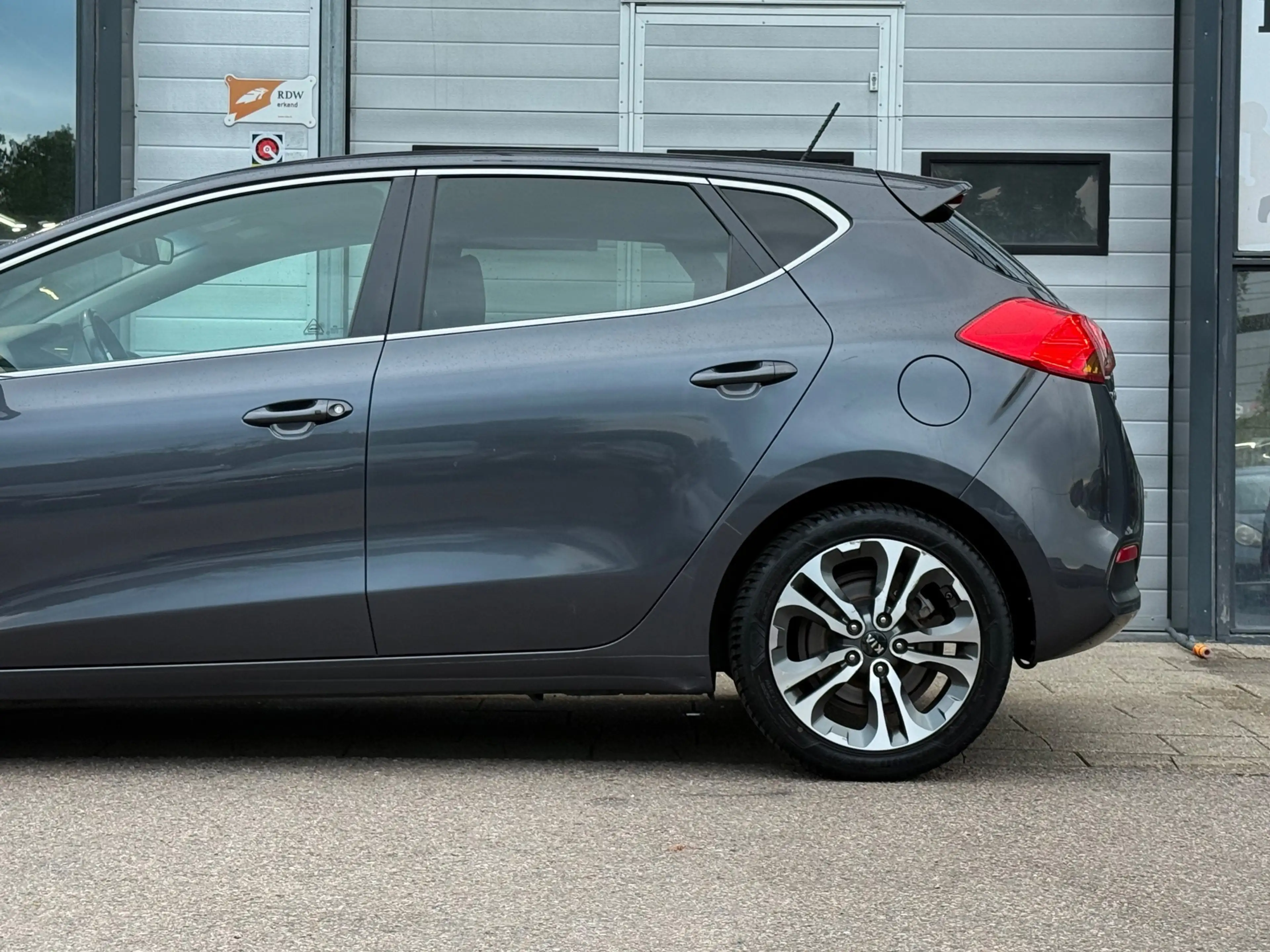 Kia Ceed / cee'd 1.6 GDI DynamicLine| CAMERA| NAVI| VOL OPTIES — photo 12