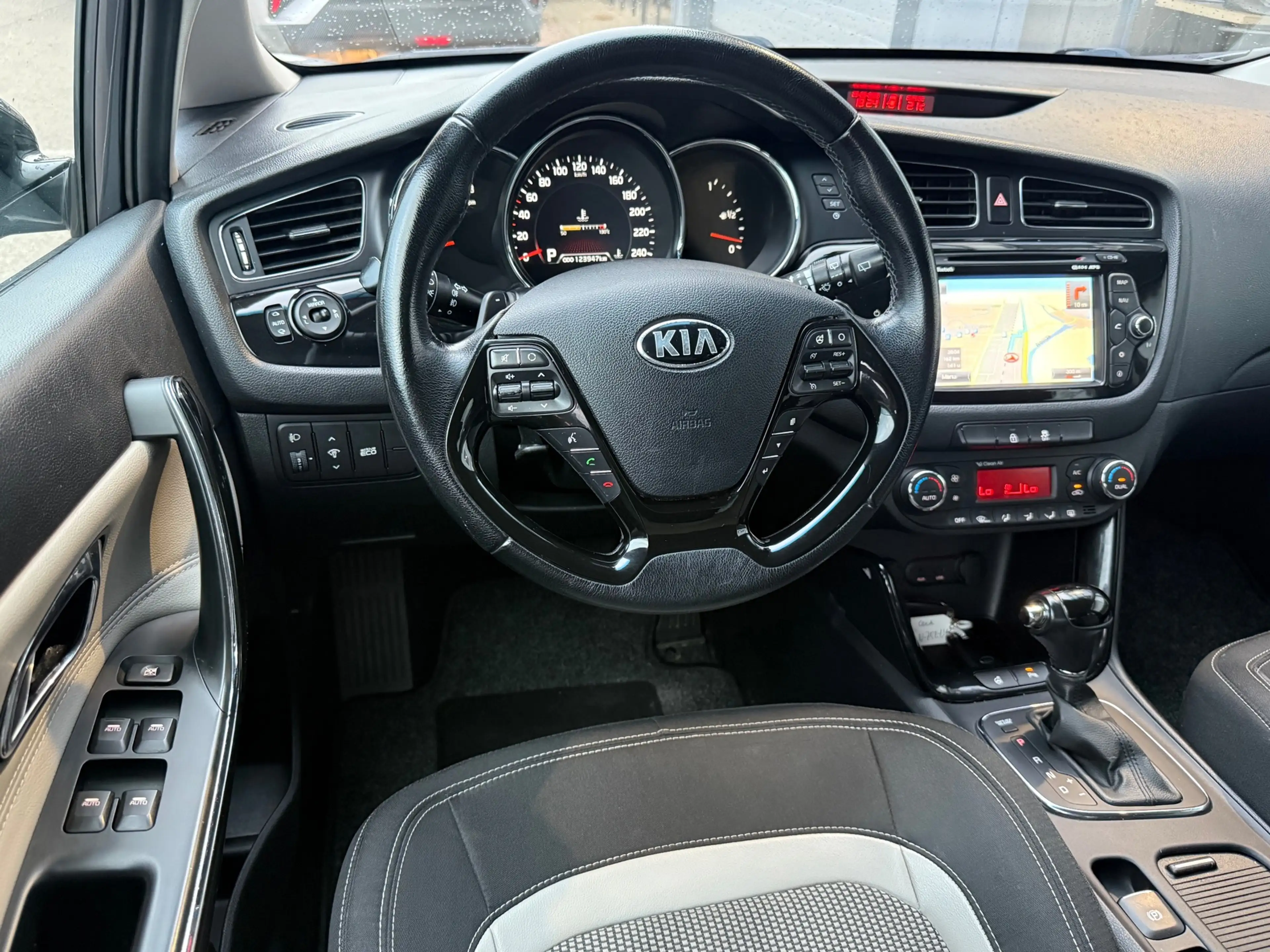 Kia Ceed / cee'd 1.6 GDI DynamicLine| CAMERA| NAVI| VOL OPTIES — photo 4