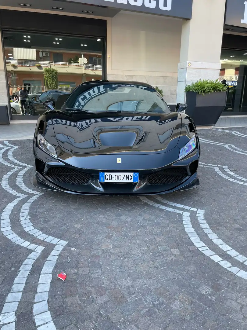 Ferrari F8 Tributo Coupe 3.9 Schwarz - 1
