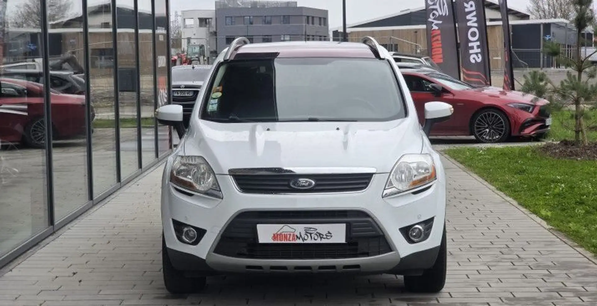 Ford Kuga 2.0 TDCI 140CH FAP TITANIUM Weiß - 2