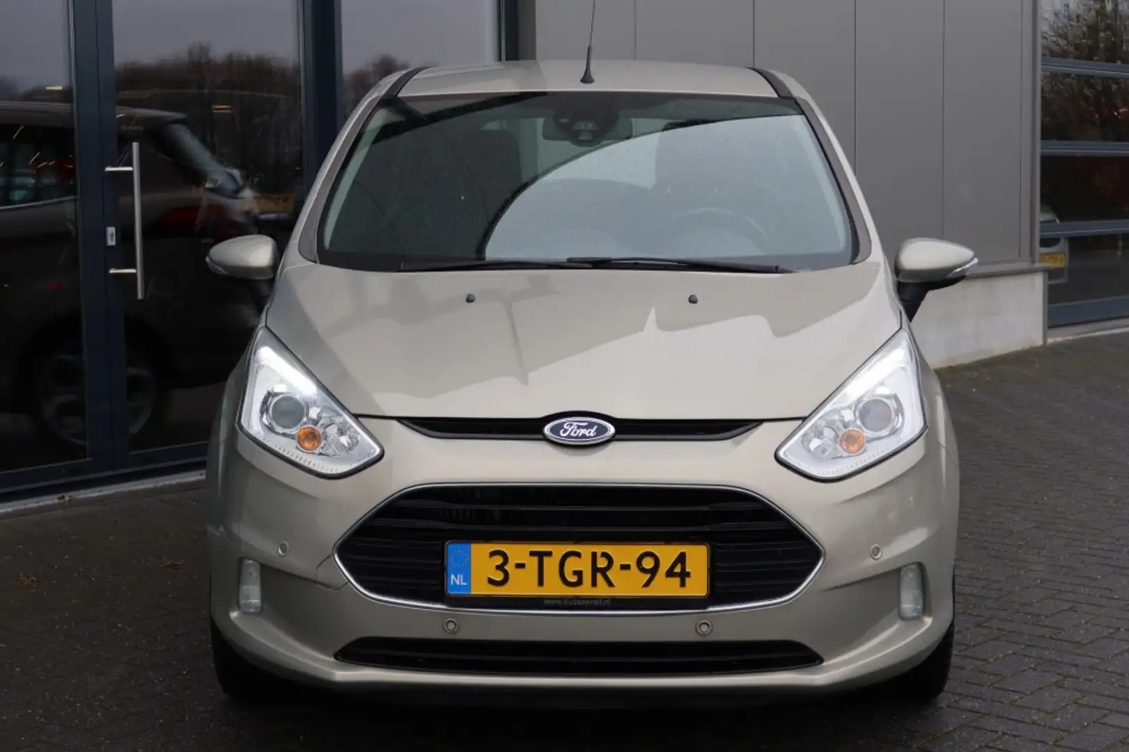 Ford B-Max 1.0 EcoBoost 100pk Titanium NAVI, Camera, Cruise, Grijs - 2