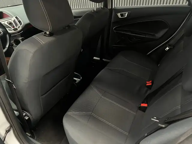 Ford Fiesta view 27
