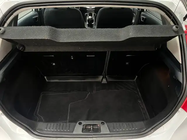 Ford Fiesta view 28