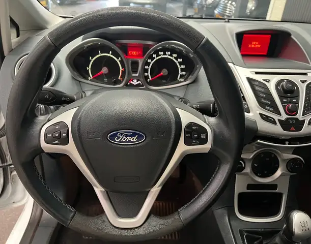 Ford Fiesta view 13