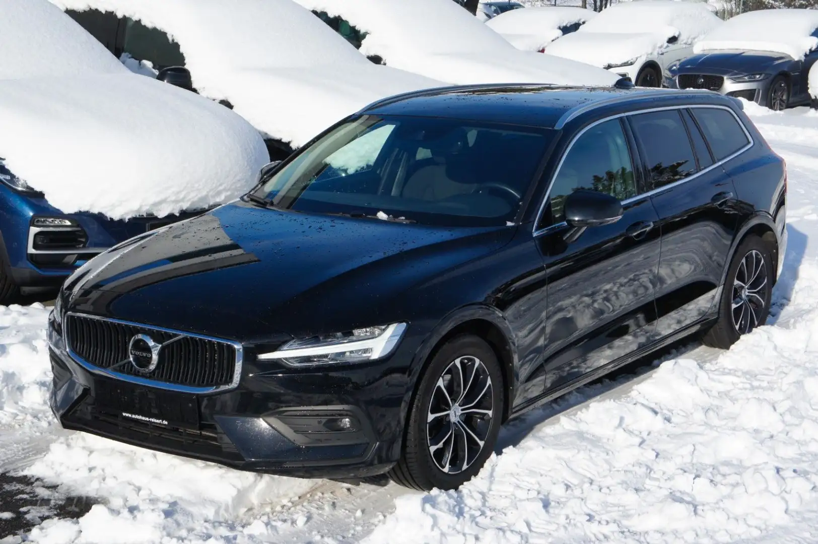 Volvo V60 Momentum Pro D3*Schalter*Winter+Pro Paket Noir - 1