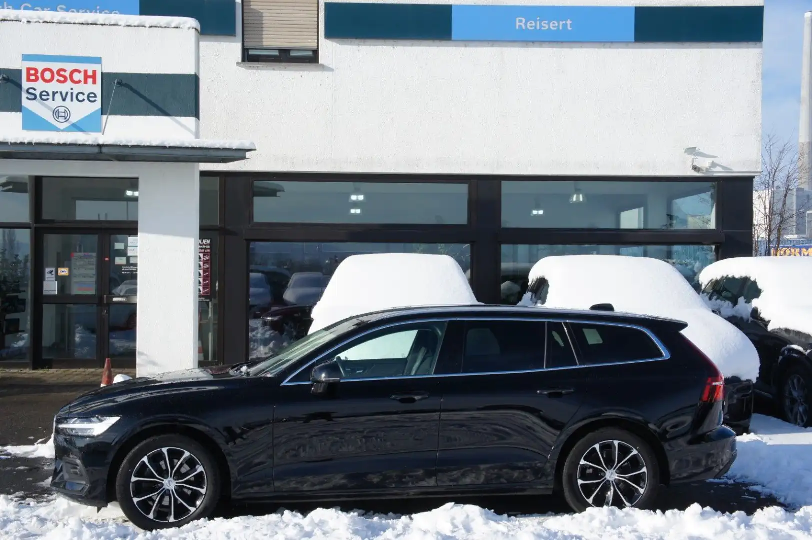 Volvo V60 Momentum Pro D3*Schalter*Winter+Pro Paket Noir - 2